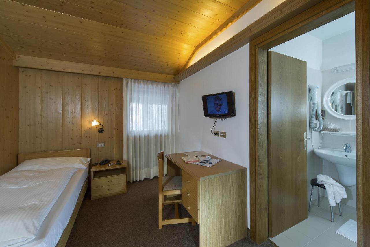 Hotel Gran Mugon Vigo di Fassa Kamer foto